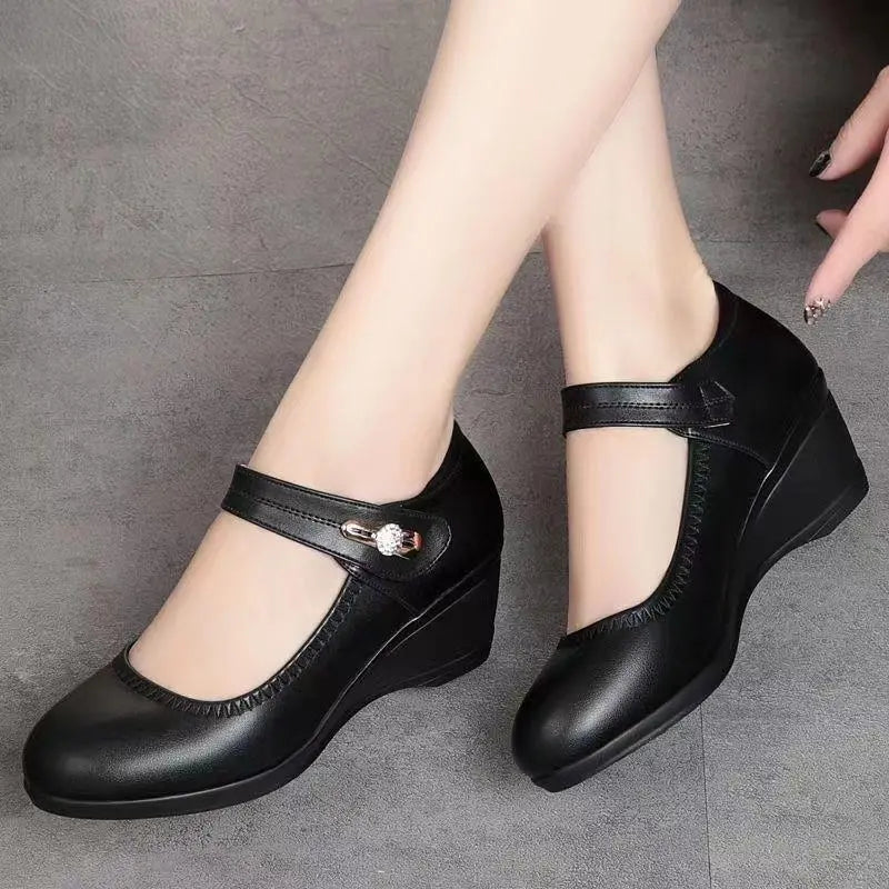 Danelia – Eleganckie buty na średnim obcasie