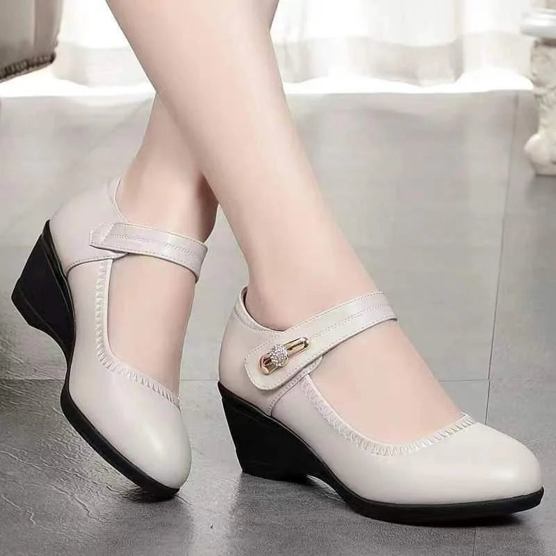 Danelia – Eleganckie buty na średnim obcasie